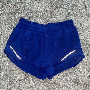 Lululemon Hotty Hot shorts 2.5 inch